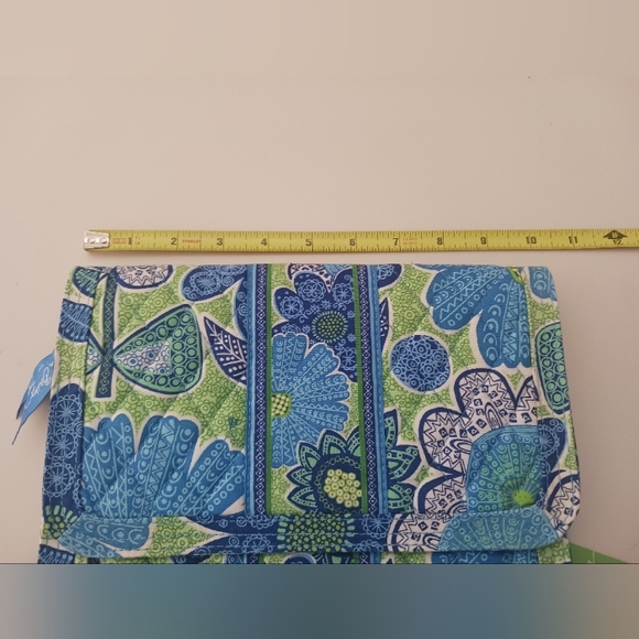 Vera Bradley Blue and Green Doodle Daisy jewelry folio - Picture 8 of 8